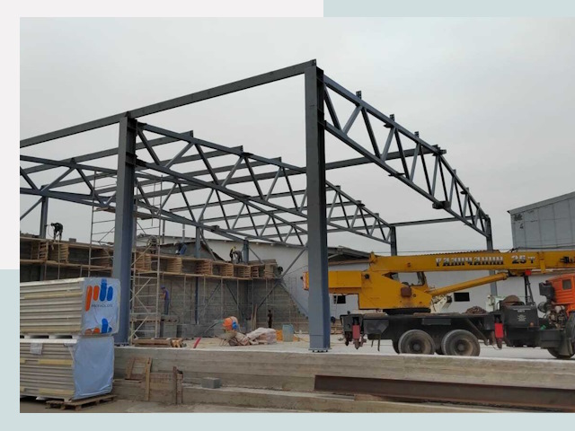 Строительство цехов в Назарове